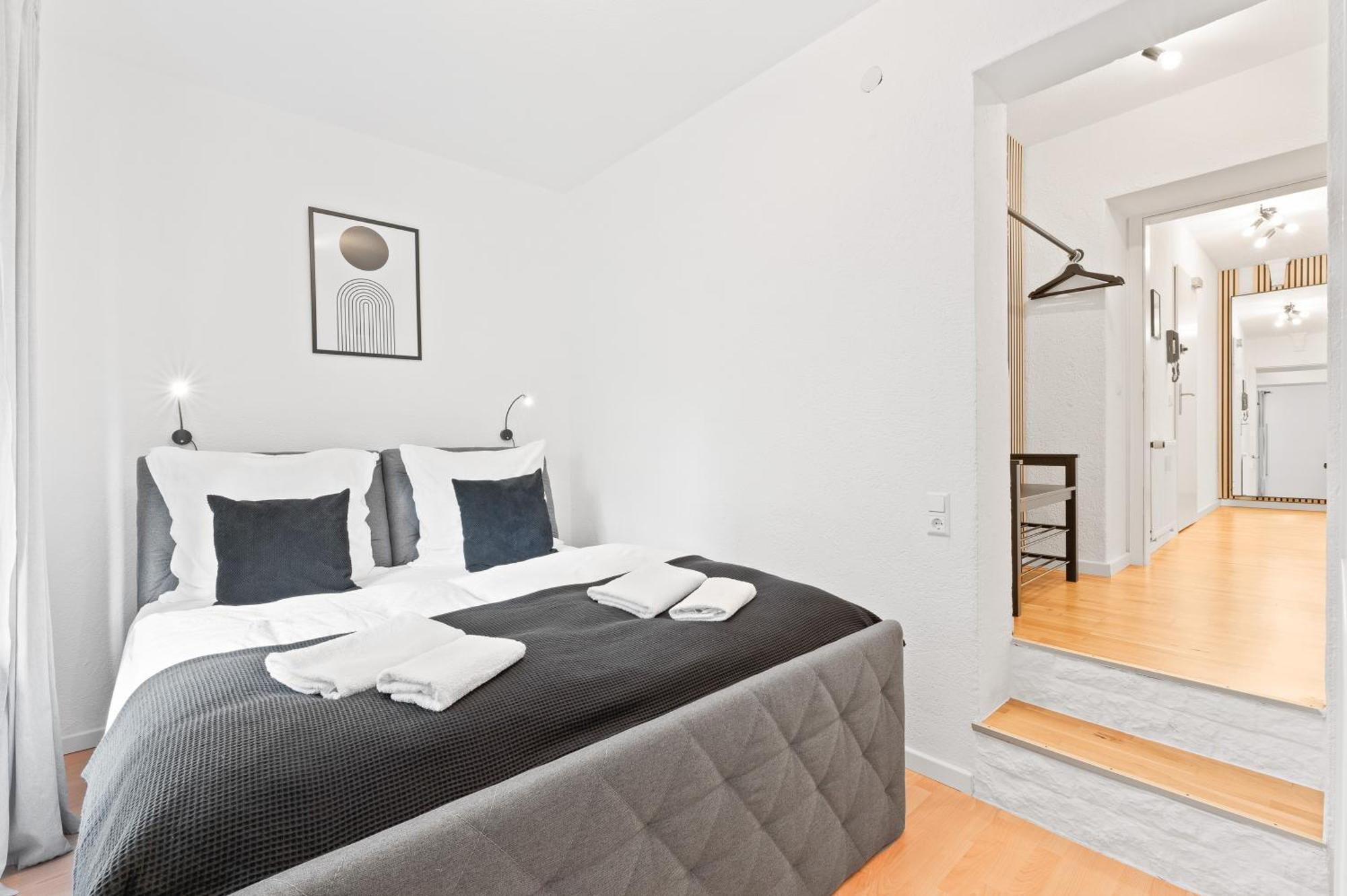 Kingsize Bett, Terrasse, Netflix, Zwei Zimmer ฟอร์ซไฮม์ ภายนอก รูปภาพ
