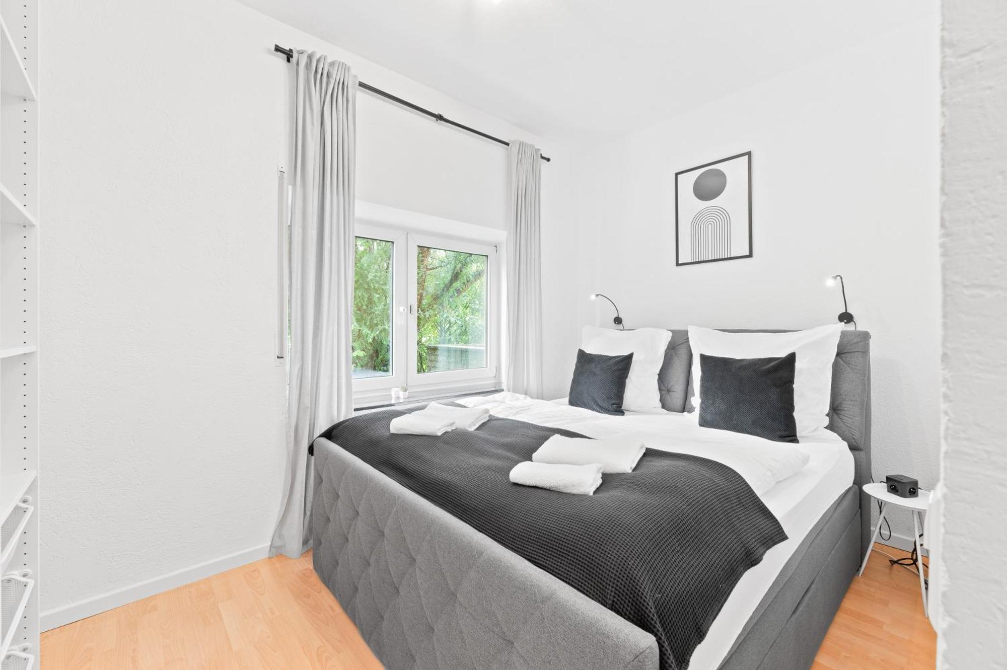 Kingsize Bett, Terrasse, Netflix, Zwei Zimmer ฟอร์ซไฮม์ ภายนอก รูปภาพ
